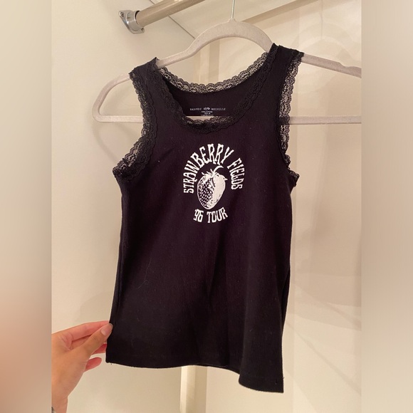 COPY - Brandy Melville strawberry fields tank top black lace - Picture 1 of 5